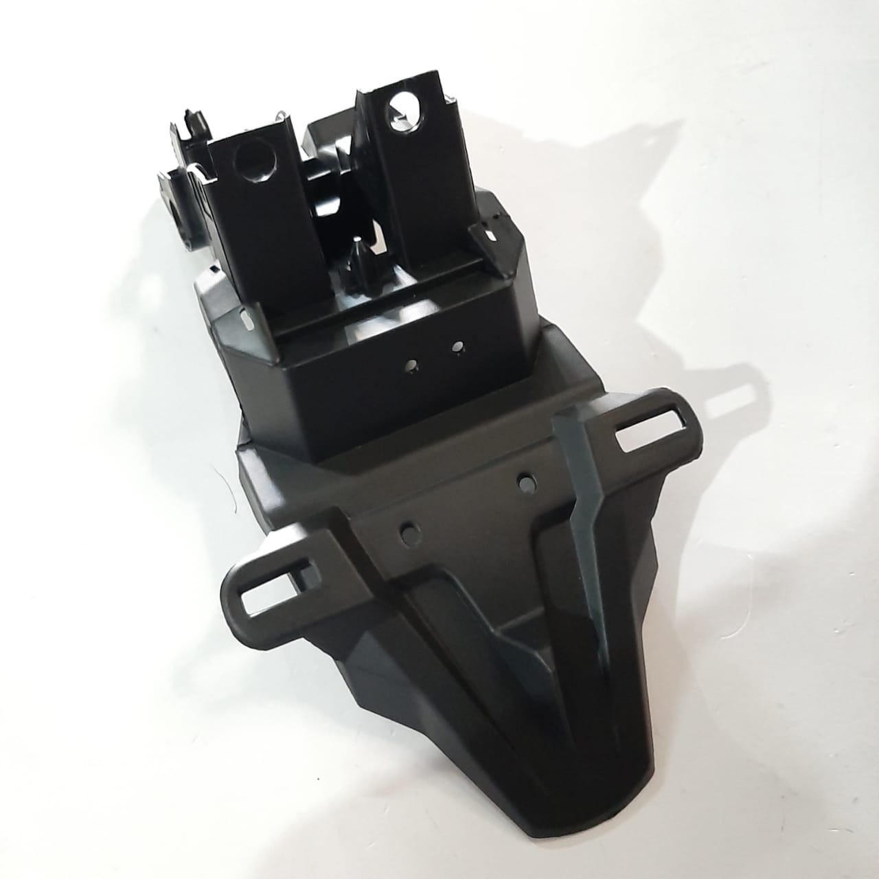 GUARDAFANGO TRAS + PORTA PLACA FZ2.0