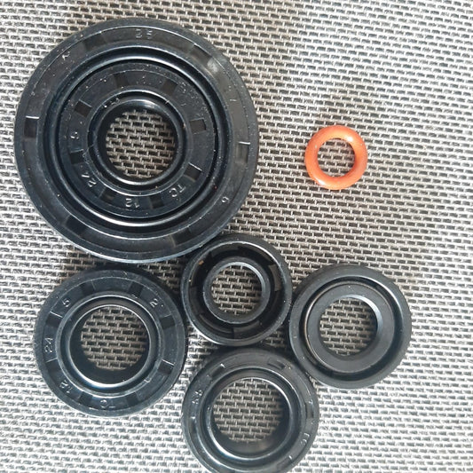 SELLOS DE MOTOR NS200 (RETENEDORES)