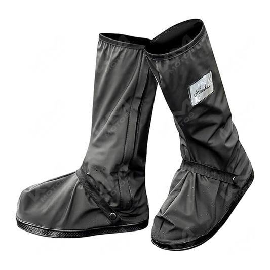 Botas impermeables KM Motos, de color negro, con suela antideslizante y cierre resistente, ideales para protección contra la lluvia.