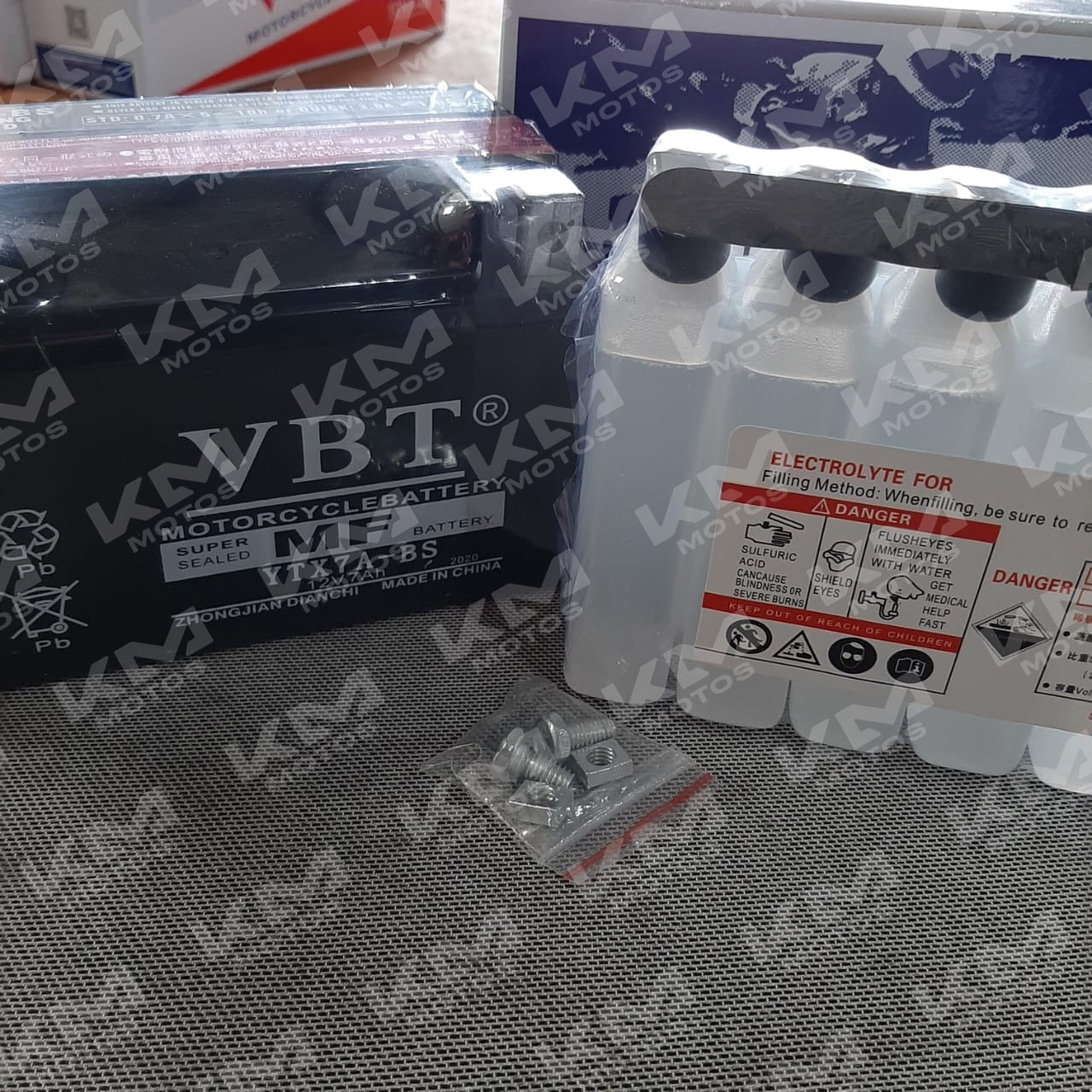 Batería YTX7A-BS Acido VBT/250Z,DM150,GSR4,BK150,BIT150,CUATRIMOTO Shinera 200,GY6 150,ATV150