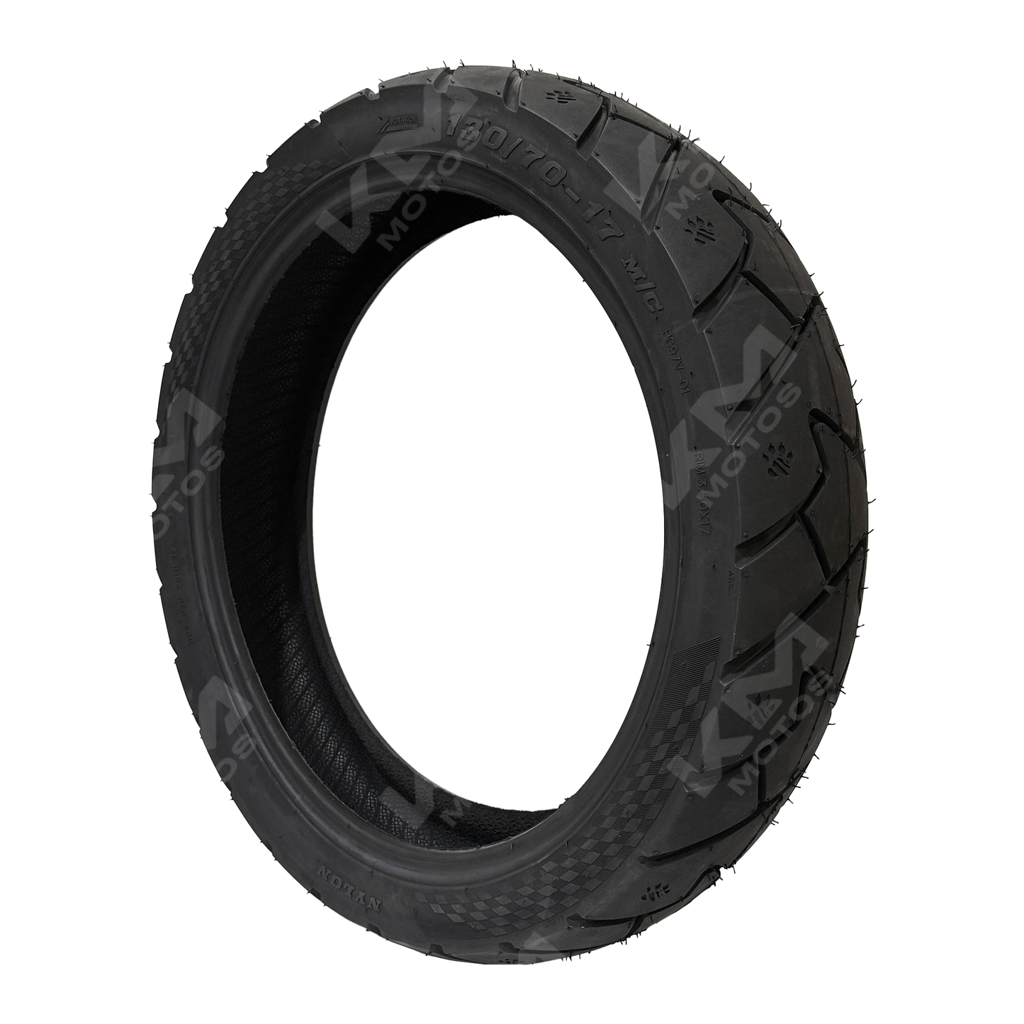 Llanta KM Motos 130/70-17 Lisa 6PR PG97V TL, neumático de motocicleta con banda de rodadura lisa y perfil robusto.