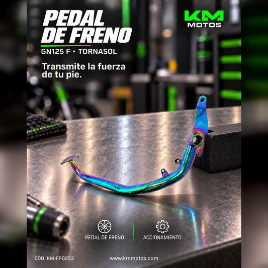 Pedal de freno del GN125 F Tornasol de la marca KMMOTOS, pieza metálica para motocicleta con acabado en color tornasol.