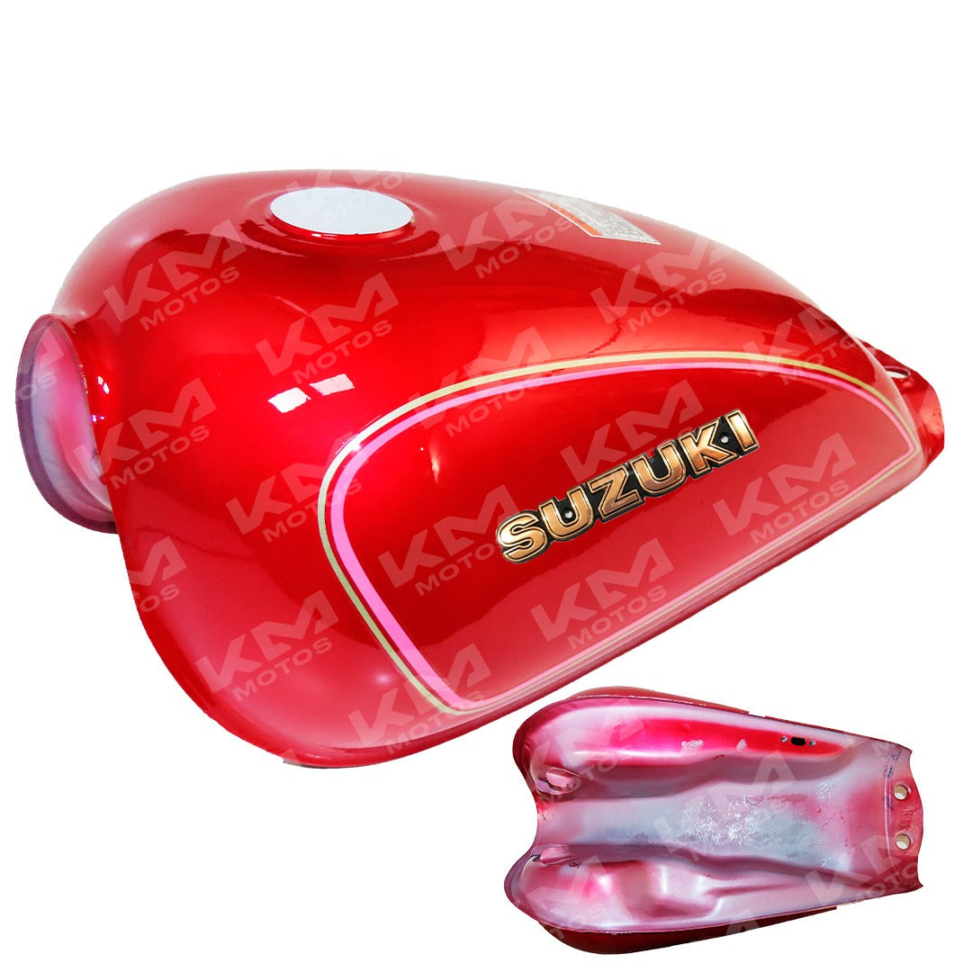 Tanque rojo para motocicleta GN125, vista lateral con detalles de la estructura y acabado brillante.