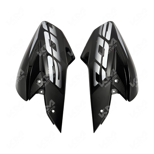 Tapaderas laterales negras para tanque de Pulsar 200NS con sticker de KM Motos, accesorio de motocicleta resistente y de alta calidad.