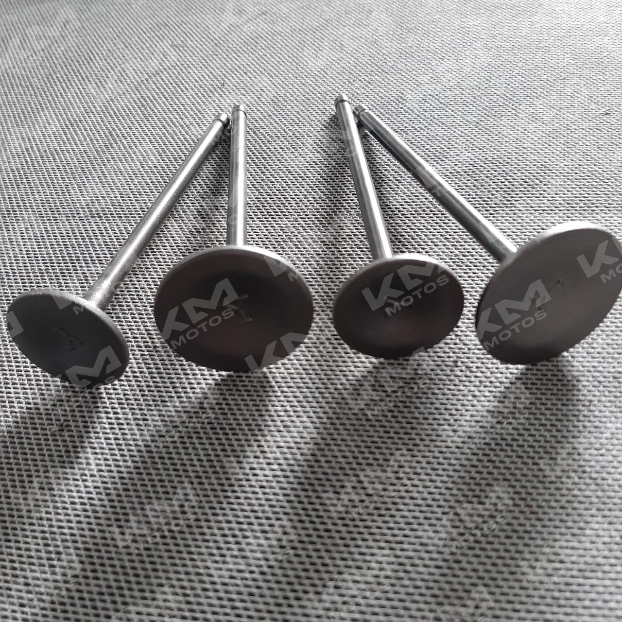 Valvulvalvulas de Admision y Escape Pulsar NS200/AS200/RS200 (4PCS)