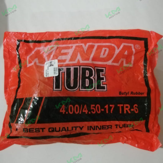 Rueda de neumático 4.50-17 Kenda para motos, con llanta de la marca KM Motos, en color negro, vista en ángulo.