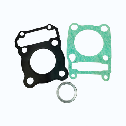Kit de empaques Discover135 de KM Motos, conjunto de sellos y juntas para motores, en imagen con componentes visibles.