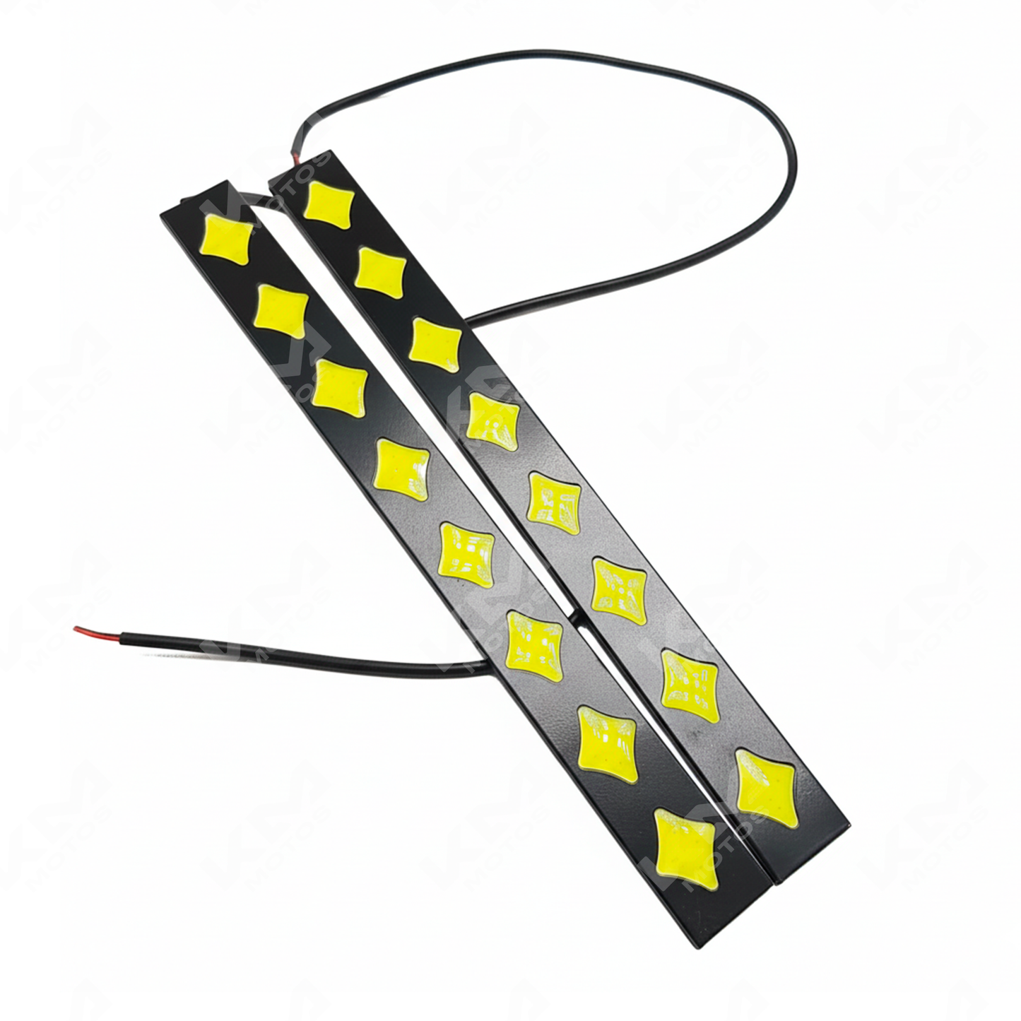 Luz LED tipo barrita de 17 cm de KM Motos en blister, con luz brillante y diseño compacto para motocicletas.