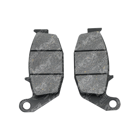 Pastilla de freno para CB190, Apache, RTR180 e Invicta, muestra la pastilla de freno de color metálico y diseño compacto