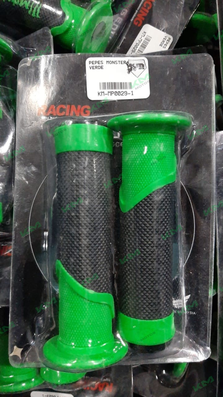 Pepe Pepes Monster Verde de la marca Universal, en forma de figura con detalles en verde.