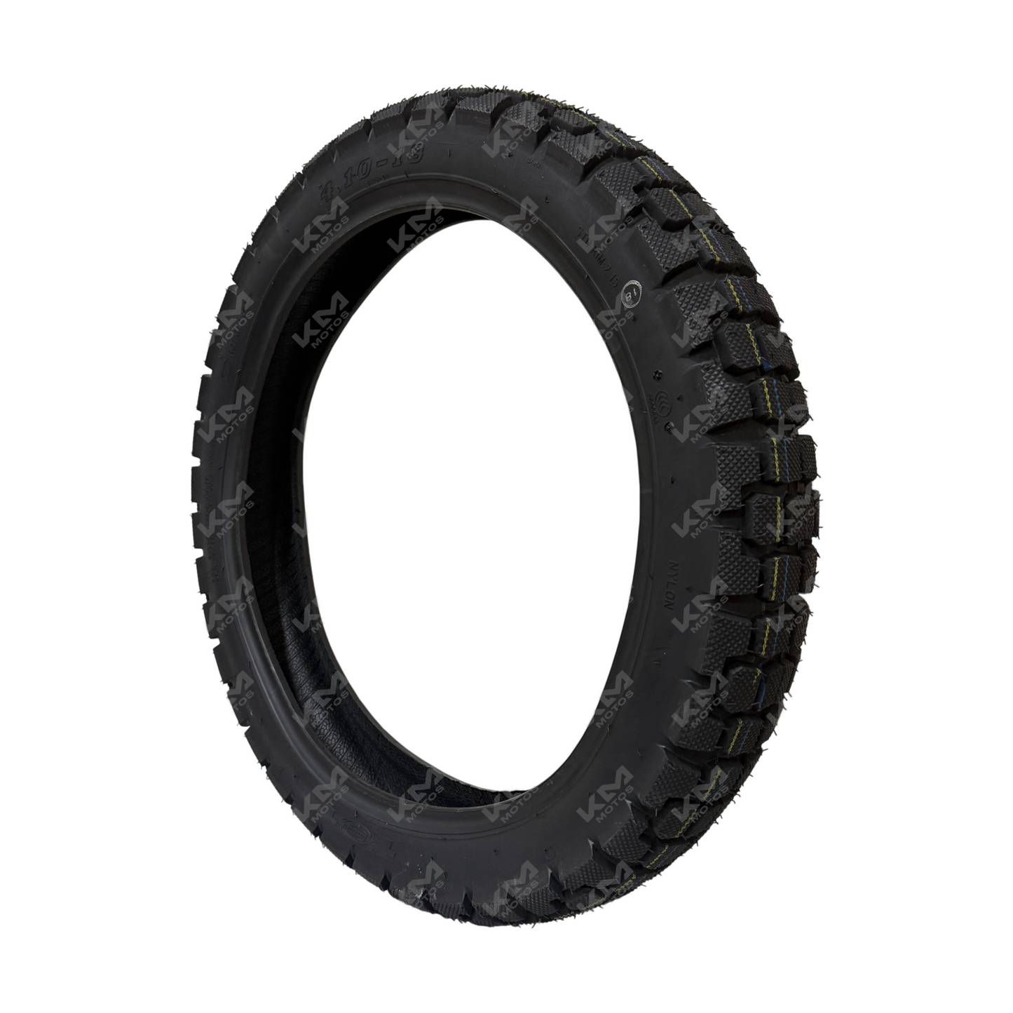 Llanta trasera 4.10-18 para tractor de la marca KM Motos, tamaño y diseño robusto para uso agrícola.