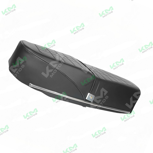 Asiento de carreras universal en varios colores para CG125, FT125, KB150 y TYPAN, con diseño ergonómico y acabado resistente.