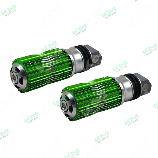 Estribos de lujo racing LS02 de KM Motos, en color negro con detalles en aluminio, para motocicleta deportiva.