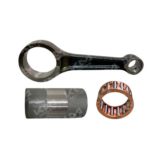 Biela universal para Apache RTR180, pieza de motor, mostrando la biela de aluminio y detalles mecánicos en la imagen.