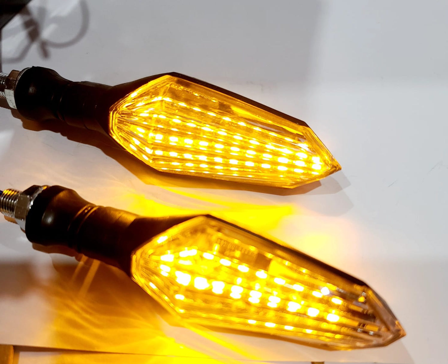 VIAS LED LR HOKA - KMMOTOSHN