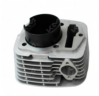 Cilindro de plata Fiera 250 de la marca KMMOTOSHN, imagen que muestra el cilindro en primer plano con detalles metálicos brillantes.