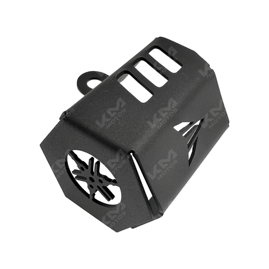 Protector de depósito de líquido de freno trasero para Yamaha MT-03, marca KM Motos, muestra protección y estabilidad.