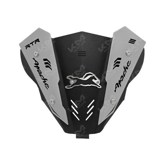 Visera de metal Apache 160/200 RTR en negro con detalles en blanco, compatible con motos KM Motos, con diseño resistente y aerodinámico.