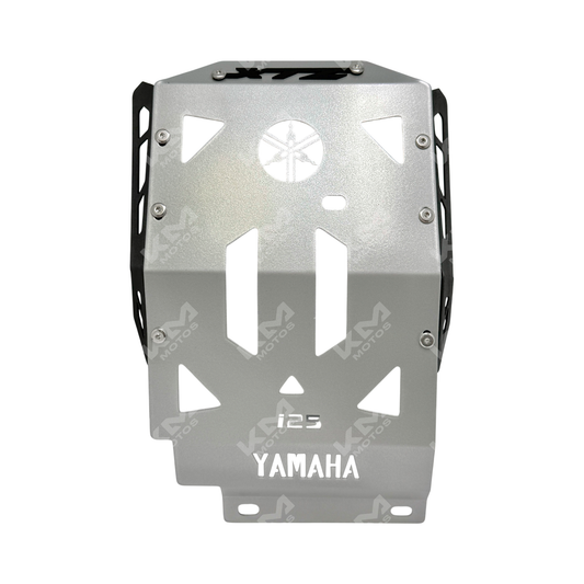 Pechera para Yamaha XTZ 125 de KM Motos, protección resistente en color negro con detalles ajustables.