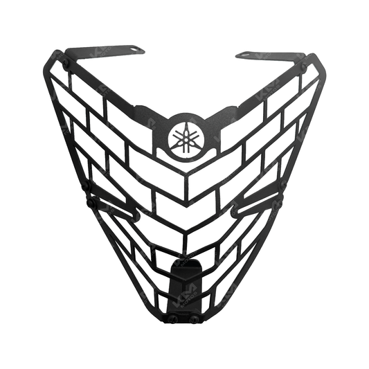 Protector de foco para Yamaha XTZ 150 de KM Motos, muestra la pieza de plástico negro instalada en la motocicleta.