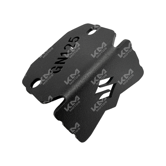 Protector de depósito para Suzuki GN125 de KM Motos, muestra el accesorio en color negro instalado en la motocicleta.