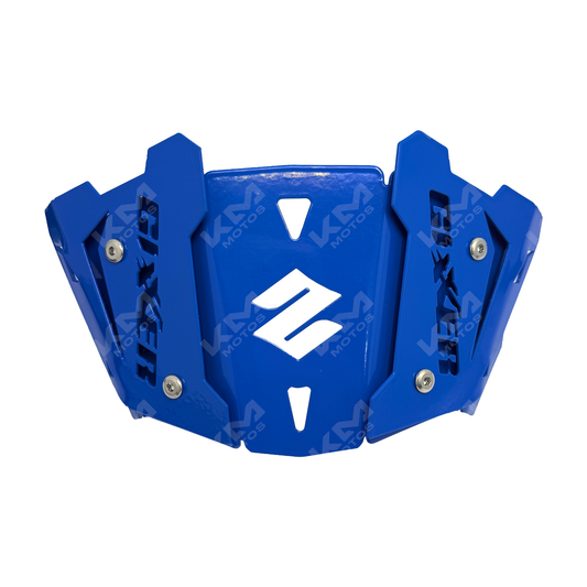 Visera de metal para Suzuki Gixxer 150/250, compatible con motos KM Motos, muestra la pieza en color plateado y diseño resistente