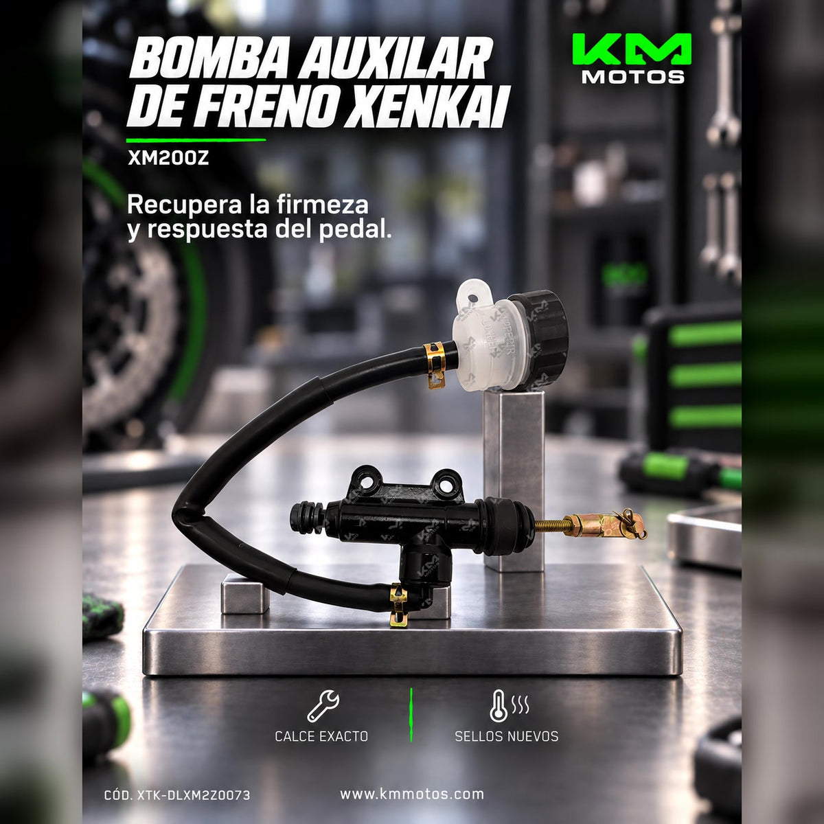 Bomba de freno auxiliar XENKAI XM200Z para motocicleta, vista de la bomba de freno en color negro.