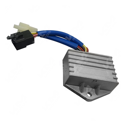 Rectificador de voltaje para TVS King, componente eléctrico de la marca KM Motos, muestra el dispositivo en la imagen.