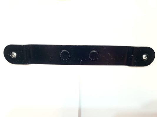 Soporte de placa baja para BAJAJ Pulsar 135, estructura resistente y diseño compatible con la motocicleta.