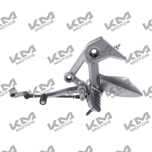 Conjunto posapie del lado izquierdo para sistema de chasis Italika F11010425, modelo 250z, en color negro.
