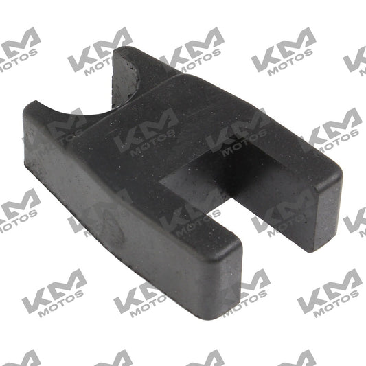 Hueso tensor de cadena Italika FT150 FORZA 150 FT150GT, sistema de tracción original, en color negro y componentes visibles