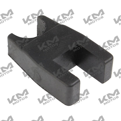 Hueso de cadena Original FT150/FT150GT en color grafito, componente para motos, visible en la imagen.