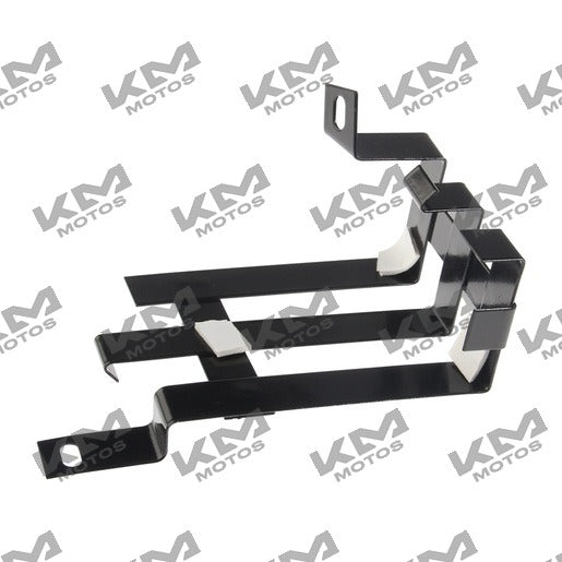 Soporte de batería Zdm200 Italika, sistema de accesorio original para motocicletas Italika, en imagen mostrando estructura y montaje