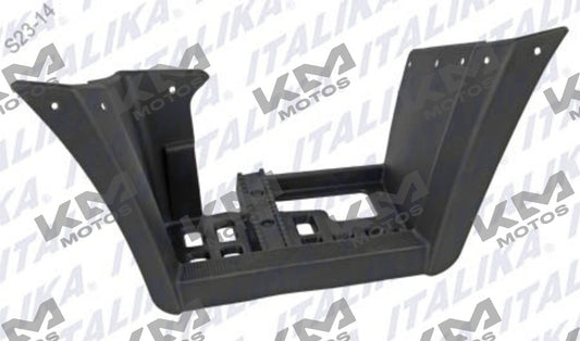 Cubierta de posapie derecha para ATV250 Italika con reversa, sistema de chasis original F12010177, en color negro.
