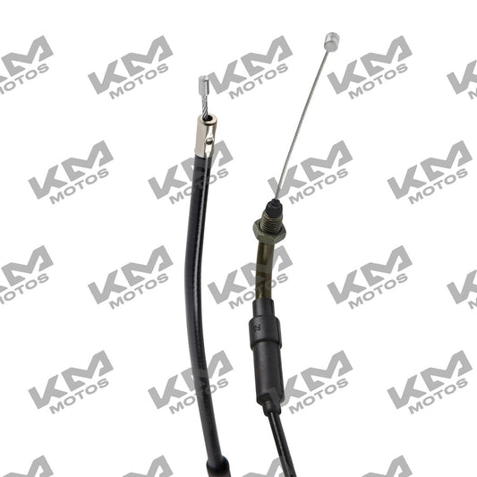 Cable de acelerador ITALIKA FT115, sistema de control original, con conexión y componentes visibles en la imagen.