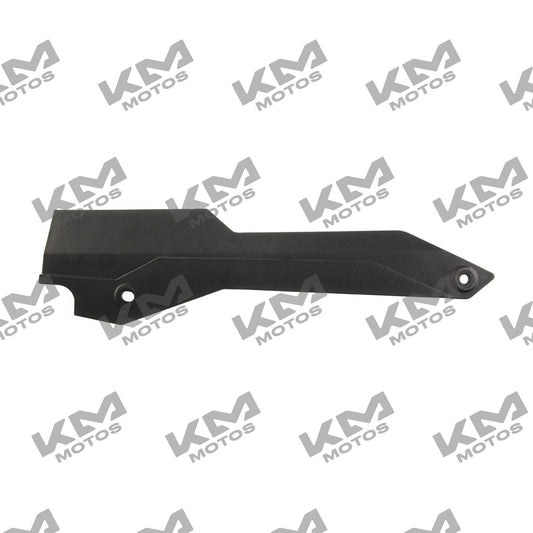 Protector de cadena para sistema de chasis Italika VORT-X 200 y 250, modelo F02030451, en color negro.