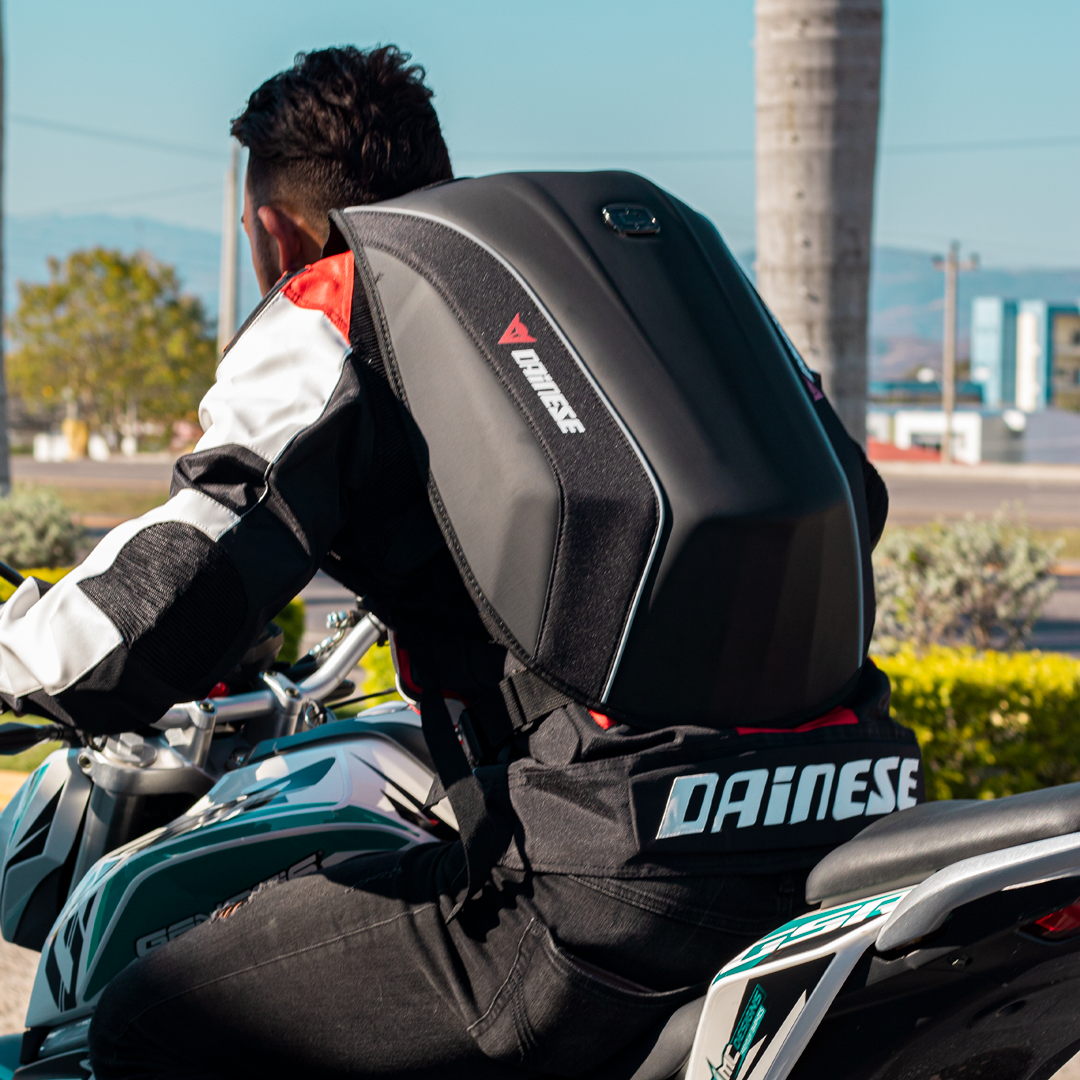 MOCHILA RACING MOTOCENTRIC LS1 KMS